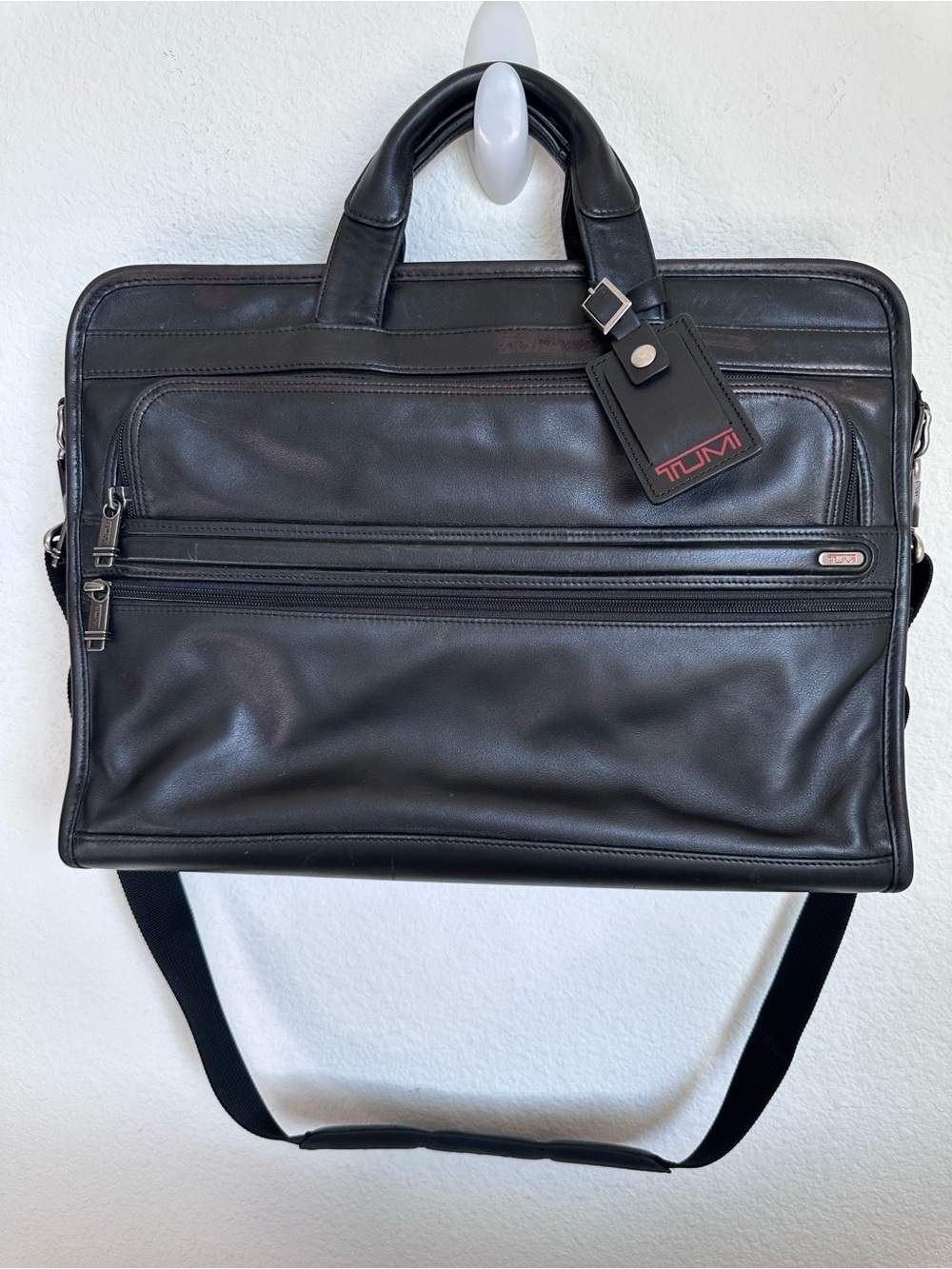 Tumi Alpha Leather Briefcase Travel Bag Black laptop preloved